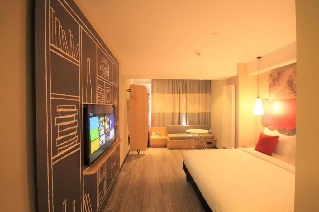 Отель Ibis Shenyang North Station Экстерьер фото