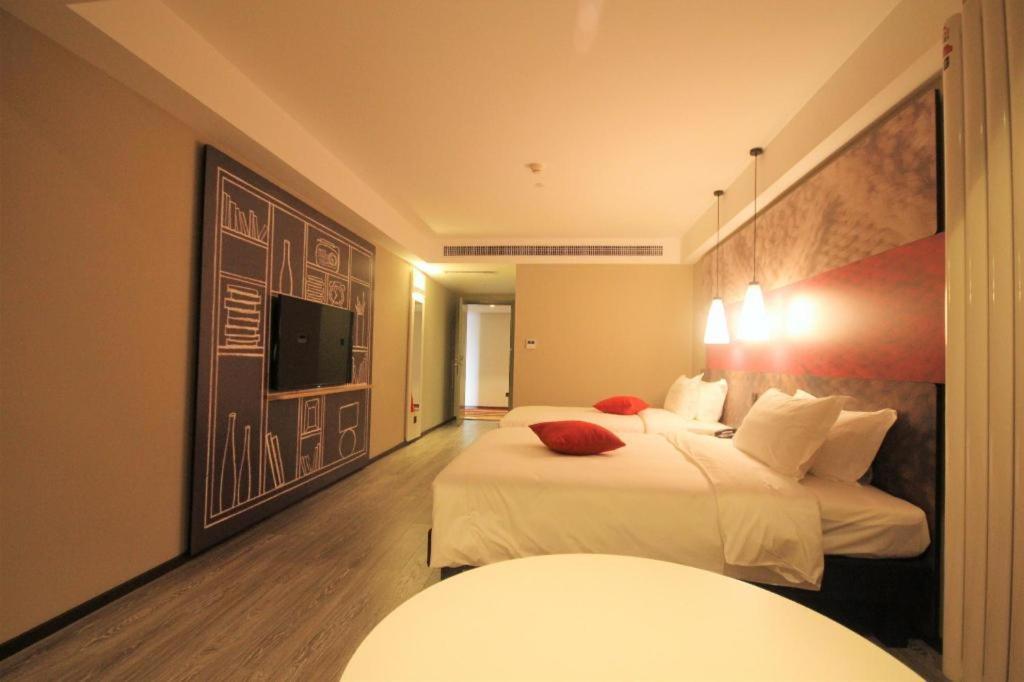 Отель Ibis Shenyang North Station Экстерьер фото