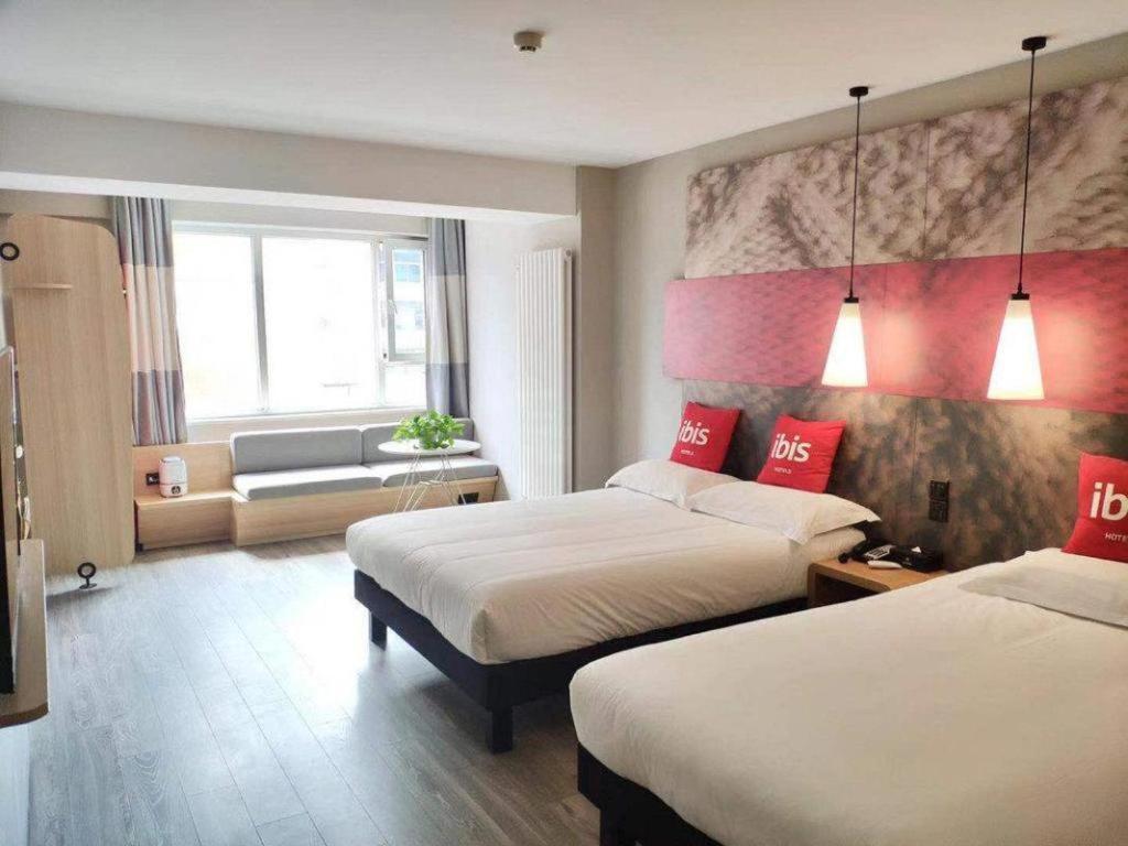 Отель Ibis Shenyang North Station Экстерьер фото
