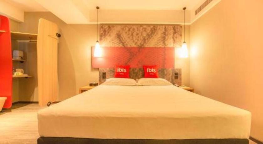 Отель Ibis Shenyang North Station Экстерьер фото