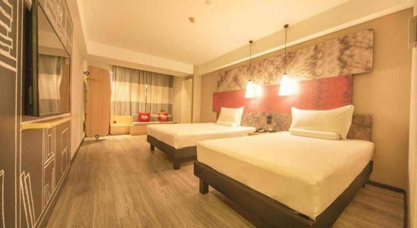 Отель Ibis Shenyang North Station Экстерьер фото