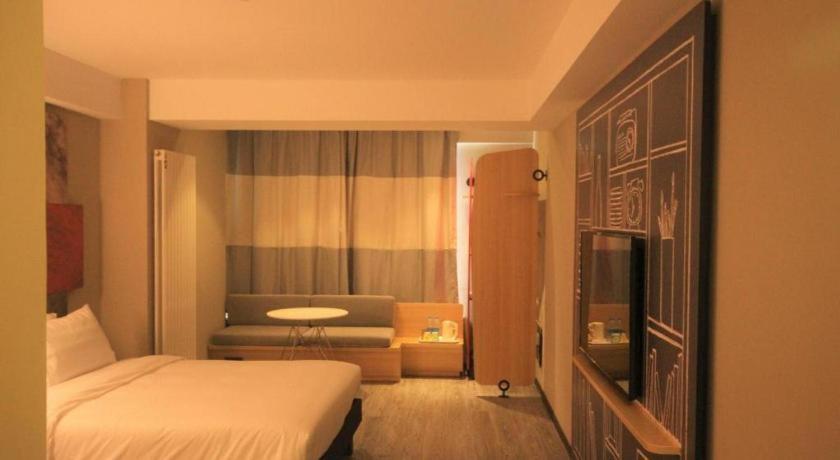 Отель Ibis Shenyang North Station Экстерьер фото