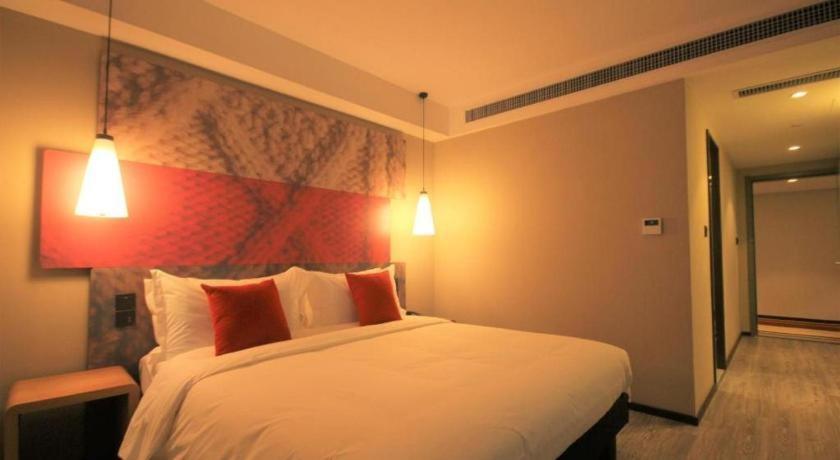 Отель Ibis Shenyang North Station Экстерьер фото